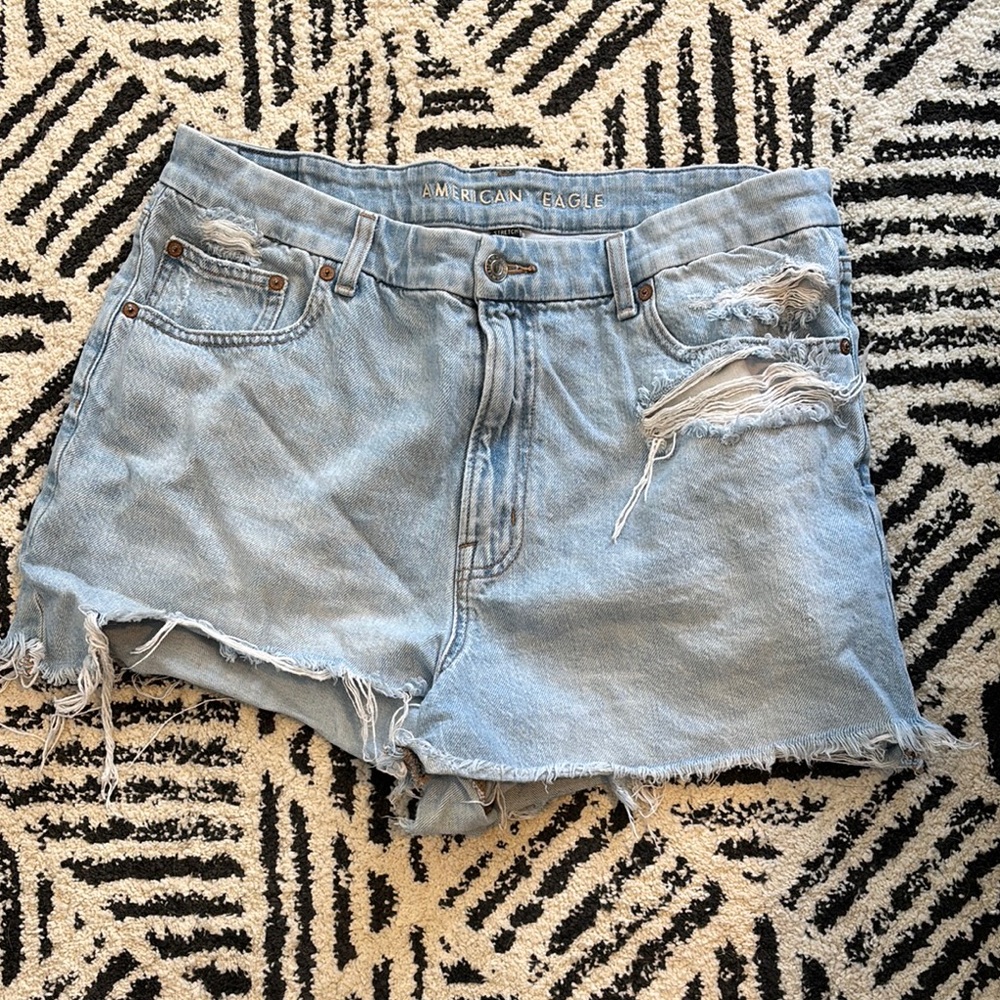 American Eagle Outfitters Curvy 90’s Boyfriend Shorts